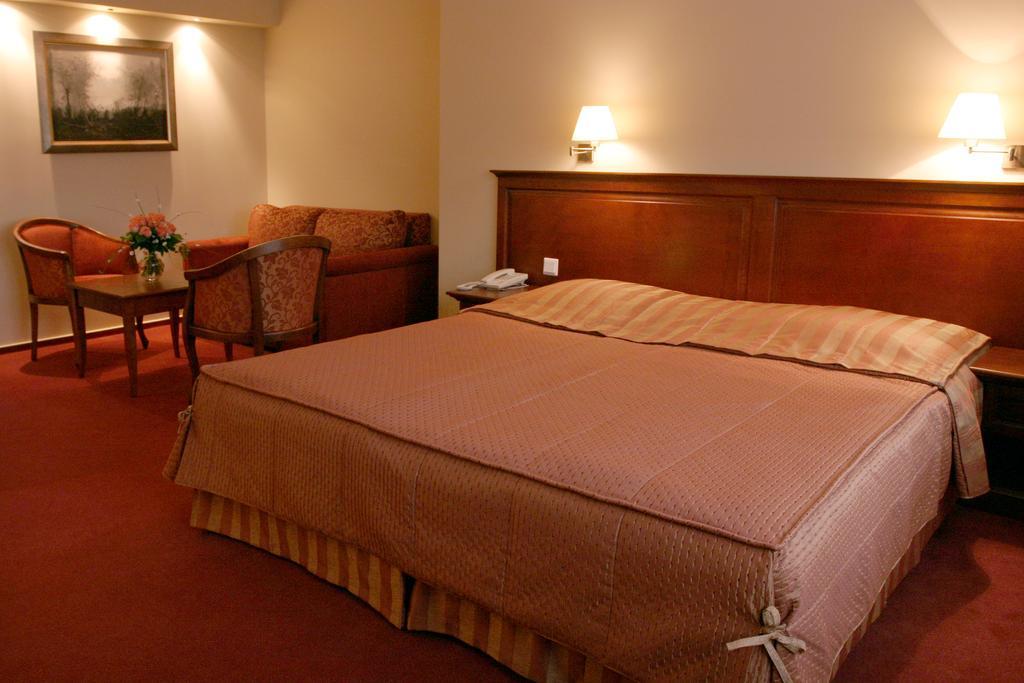 Hotel Prezydencki 3-Star Rzeszow Bilik gambar