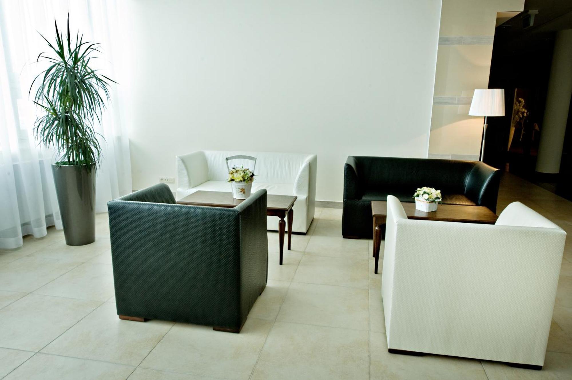 Hotel Prezydencki 3-Star Rzeszow Luaran gambar