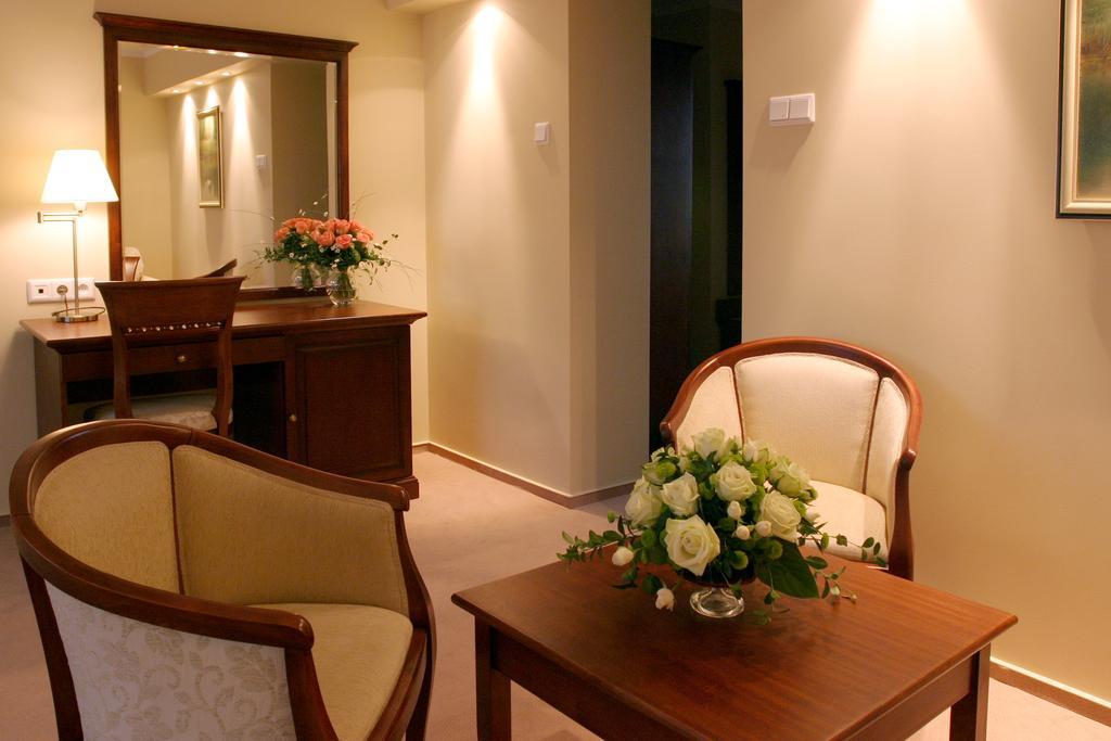 Hotel Prezydencki 3-Star Rzeszow Bilik gambar