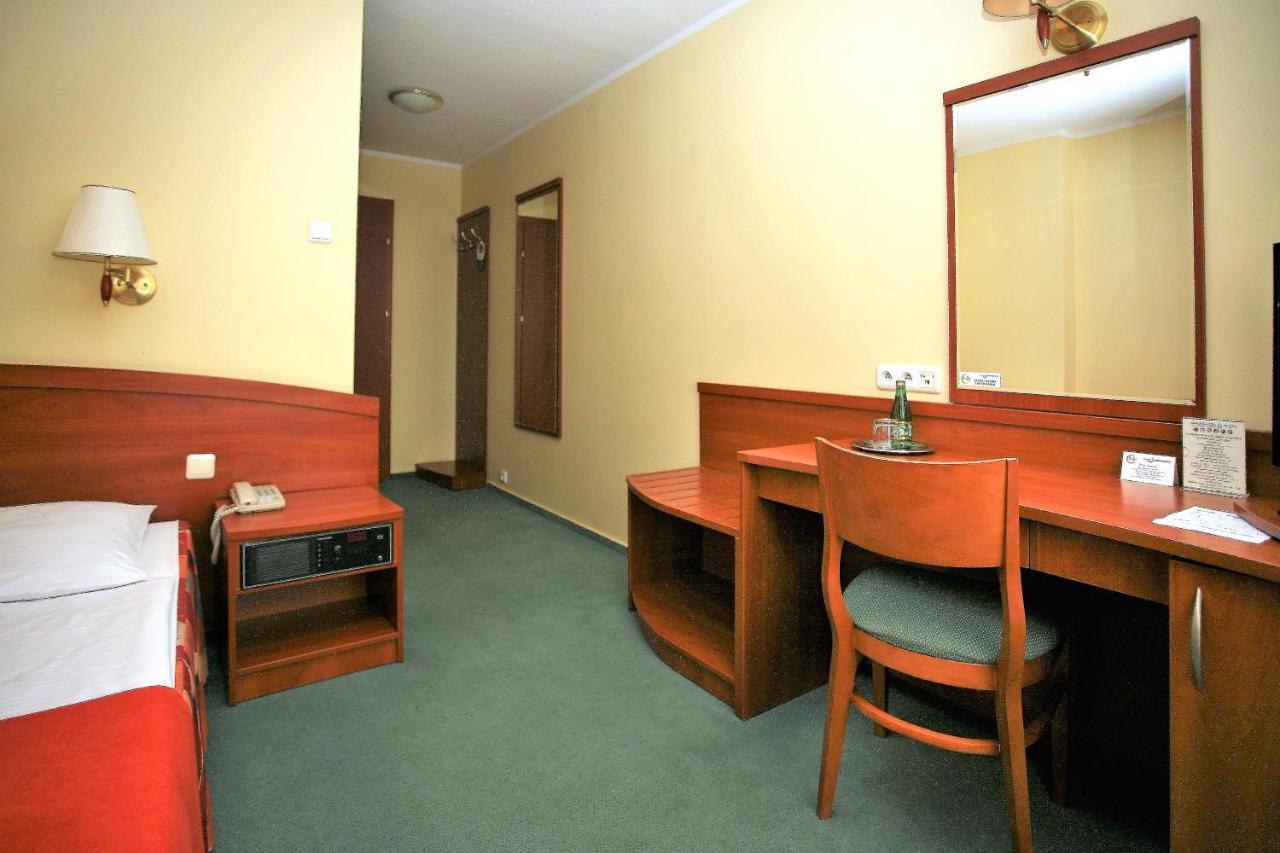 Hotel Prezydencki 3-Star Rzeszow Luaran gambar